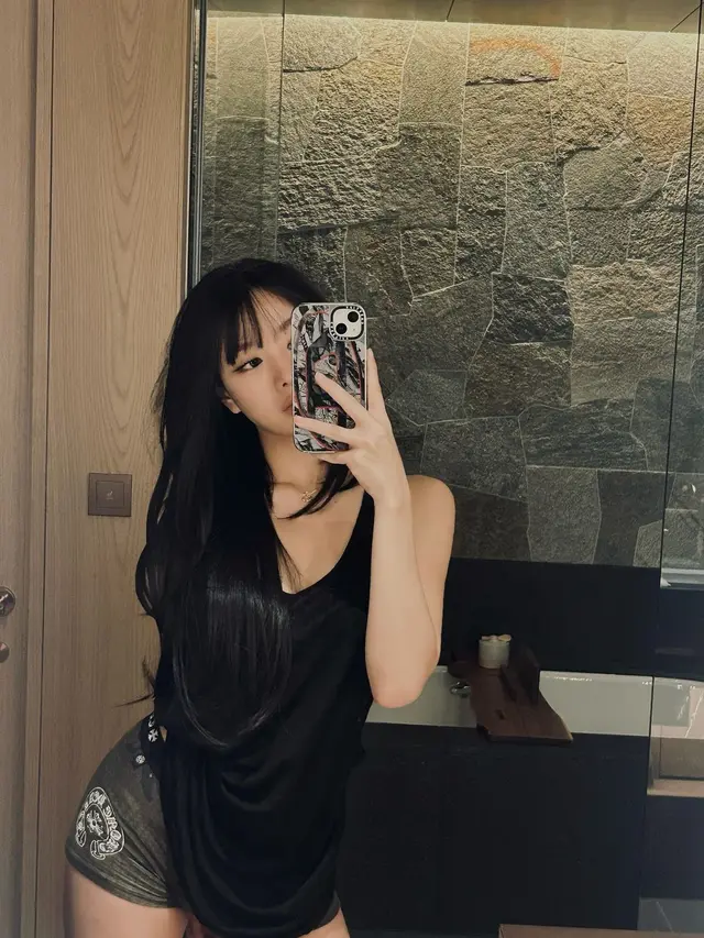 나띠 — 카모 복서 브리프 미러 셀피