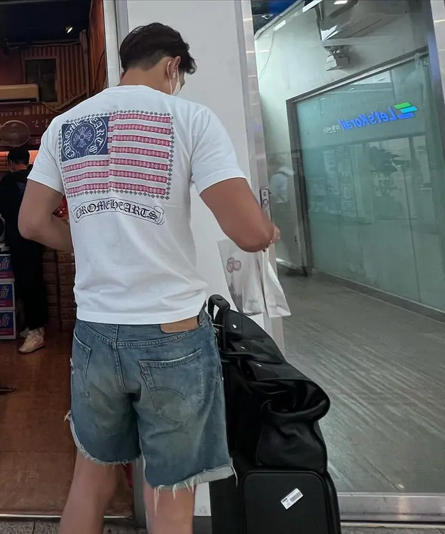 비 — 공항의 아메리칸 플래그 티