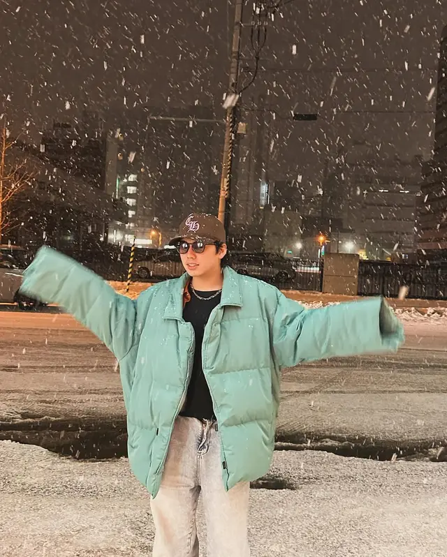 히로 — 눈 오는 밤의 브라운 캡