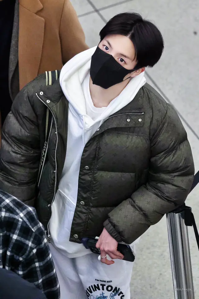 제노 — 올리브 모노그램 푸퍼